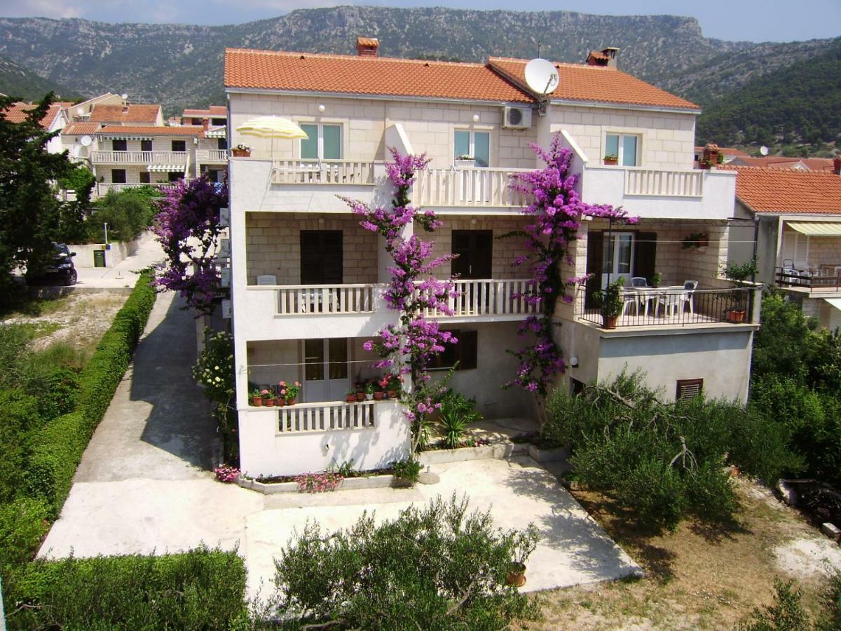 Apartment Adriano Бол Екстериор снимка