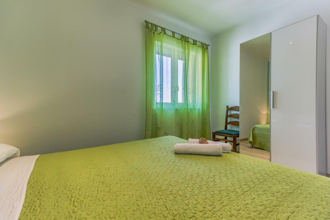 Apartment Adriano Бол Екстериор снимка